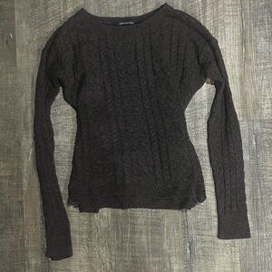 American Eagle Outfitters knitted mauve sweater with small zipper on the side